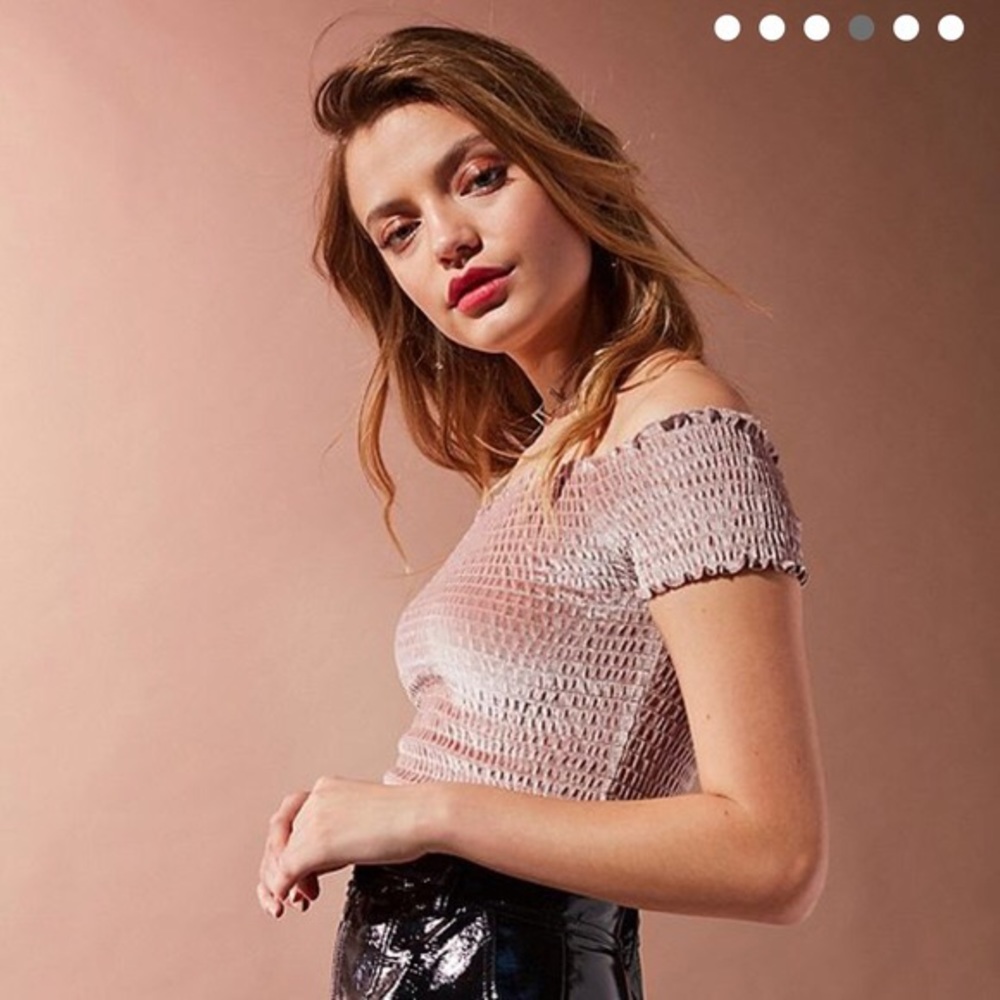 💗 Pink Top 💗 - Picture 2 of 3